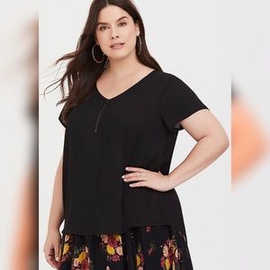 NWT Torrid black zip up blouse